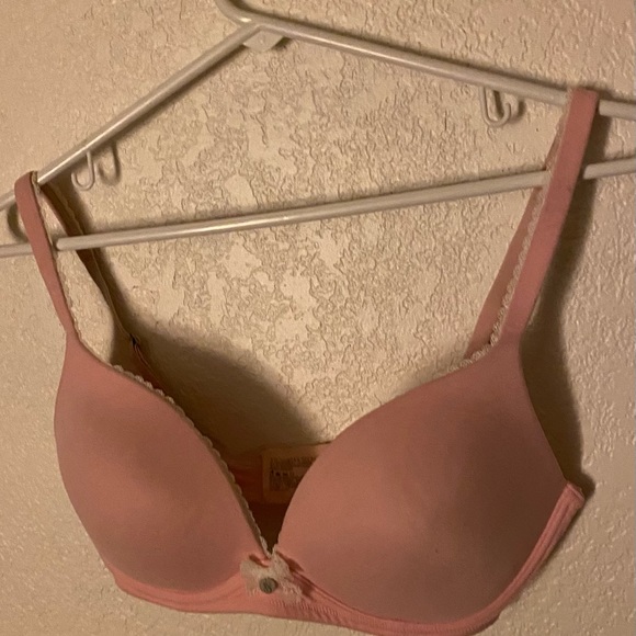Victoria Secret Peach Color No wire Lace Bra - Picture 4 of 4